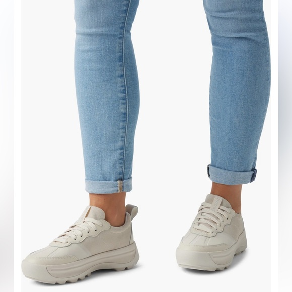 Sorel Ona Blvd Waterproof Sneakers Sea Salt/White Lace Up Low Top Womens US 9 - Picture 1 of 10